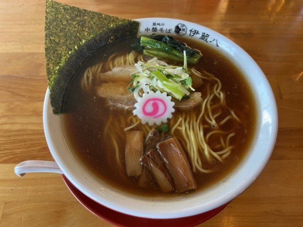 「朝中華　並　醤油　690円」@築地の中華そば 伊蔵八の写真