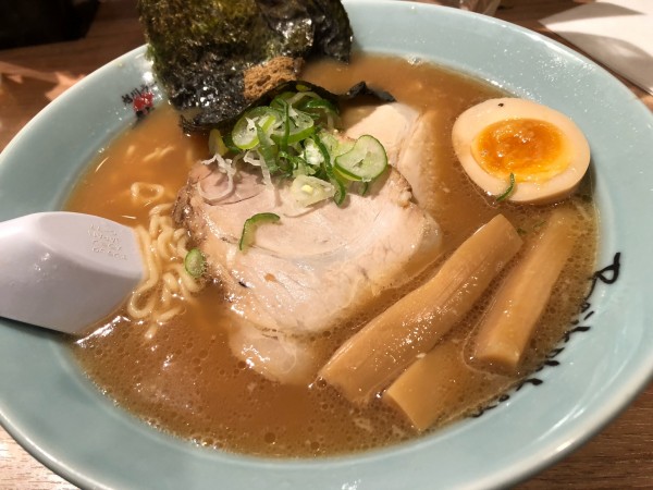 「特製醤油ラーメン」@梅光軒 新千歳空港店の写真