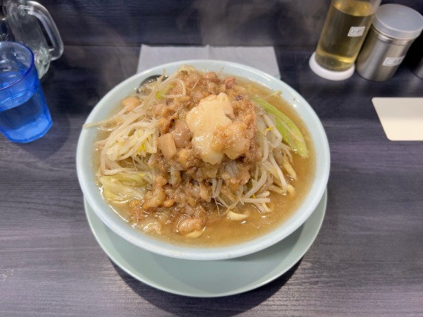 「ラーメン（野菜、アブラちょいマシ）1000円」@オリバーヌードルの写真