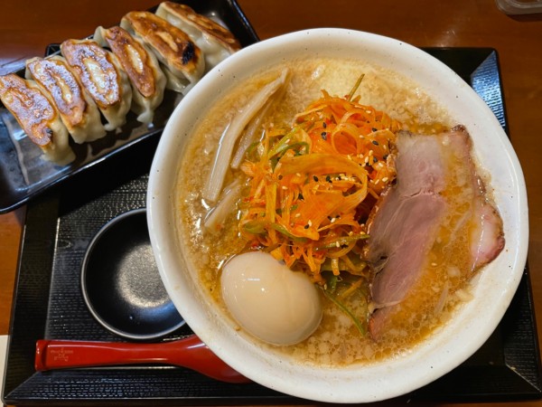 「辛ねぎ味噌らーめん+味玉」@らーめん壱輝の写真