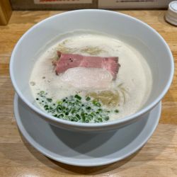 獅子丸白湯らぁめん中盛