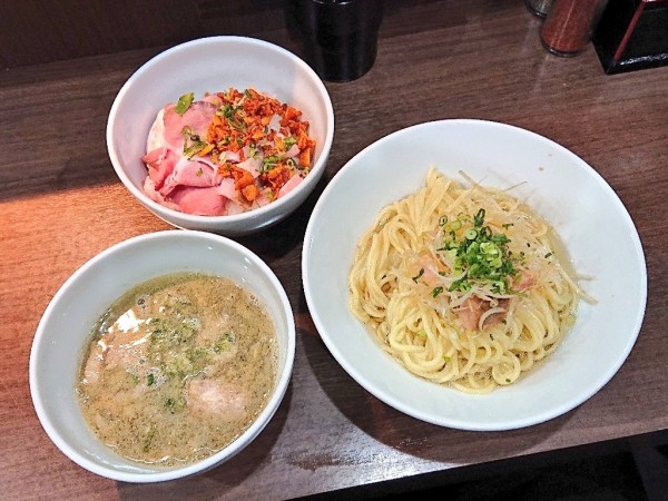 「まぜつけ、ハーフ&ハーフ肉ごはん」@Noodle&Spice curry 今日の1番の写真