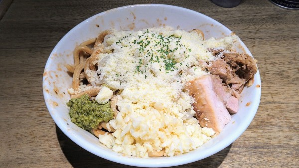 「【限定】ピザ汁無し(大蒜増･ヤサイ少)+ジェノベーゼ･チーズ」@MEN YARD FIGHTの写真