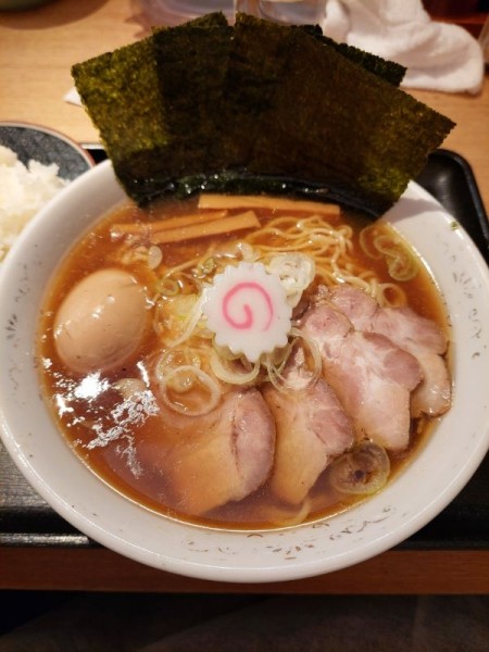 「特製中華そば＋ご飯」@中華そば 勝本の写真