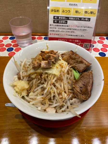 「雄次朗(200g アブラ+ニンニク少し)」@中華そば にぼが屋の写真