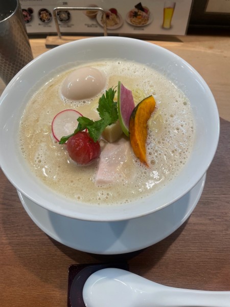 「鶏白湯soba（麺大盛）+味玉」@銀座 篝 鎌倉店の写真