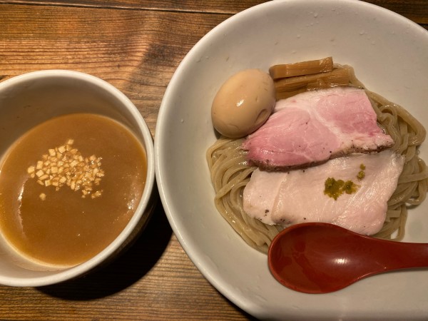 「濃厚つけ麺 1150円味玉付（クーポン）」@麺屋 翔 西新宿本店の写真