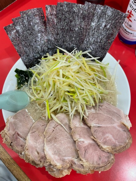 「ねぎチャーシュー+ネギW+のり+半ライス」@ラーメン かいざん 新小岩店の写真