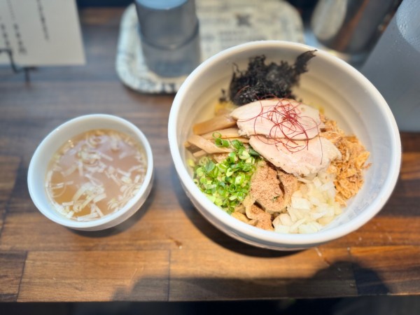 「葱油そば(スープ付) 900円」@油そば 小島流の写真