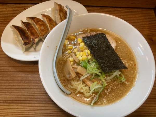 「満腹小屋丼セット 1150円(味噌変更)」@らーめん山小屋の写真