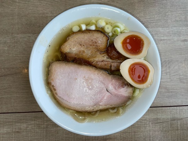 「塩中華そば(¥1,080) 味玉(¥130)」@らぁめん蓮華の写真