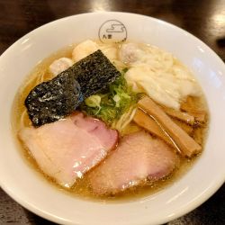 特製ワンタン麺白だしハーフ 1220円