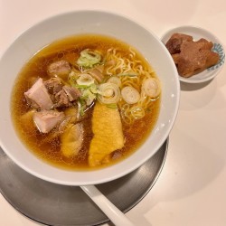 ごろっと鶏チャーシューめん（1400円）＋鶏皮（200円）