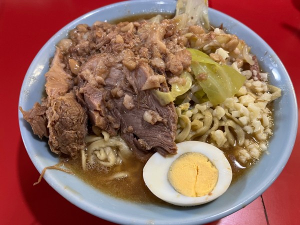 「ラーメン400g＋白100g」@ラーメン富士丸 明治通り都電梶原店の写真