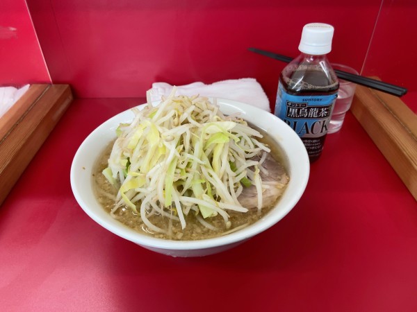 「ラーメン小　麺半分」@ラーメン二郎 神田神保町店の写真