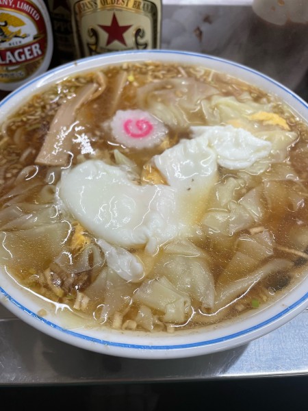 「ワンタンメン 割れた卵(サービス)」@中華そば みたかの写真