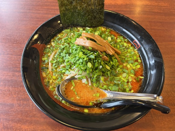 「黒韓国ラーメン　麺硬め　890円」@一代元 浦和上野田店の写真