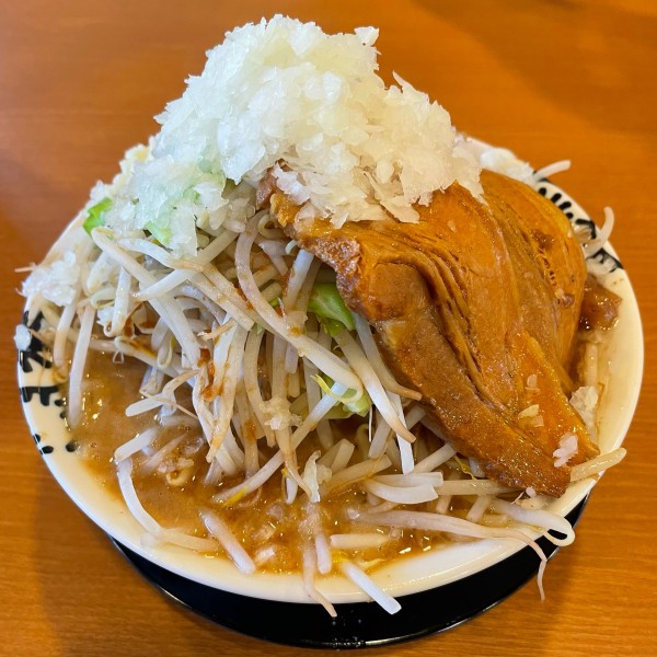 「洋二郎+野菜増し+生たまご」@特級中華蕎麦 洋介 天久保店の写真