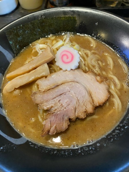 「特濃煮干醤油ラーメン➕麺固め」@らーめんDINING すどらぁの写真