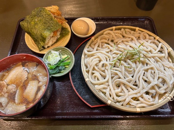 「肉もりうどん990円+天むす275円+味玉(サービス)」@うどんや 藤の写真