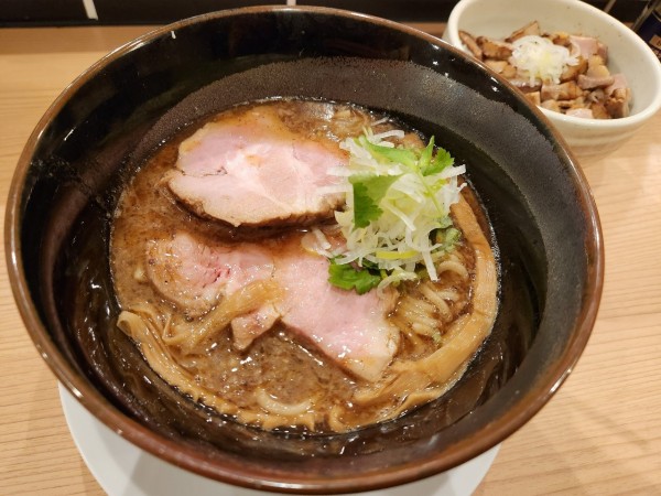 「魚介鶏そば 肉飯」@ラーメン奏の写真