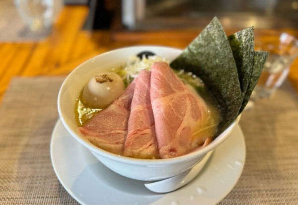 「特製塩らーめん ¥1400」@RAMEN GOSSOU 新橋店の写真