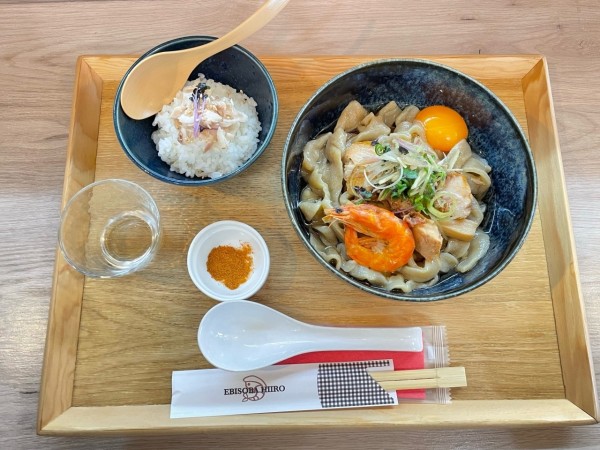 「極太もち麺の生姜まぜそば(鯵追い飯付)」@えびそば 緋彩の写真
