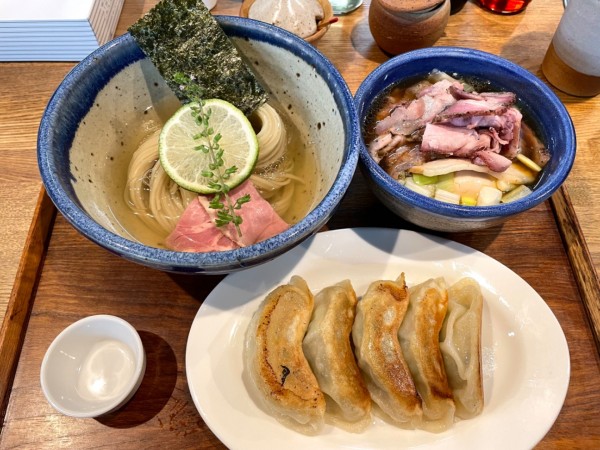 「昆布水つけめん醤油 ちょい肉増し」@YOKOKURA STOREHOUSEの写真