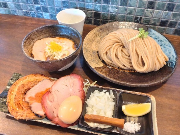 「汁並つけ麺大＋特製トッピング」@麺屋みつば＋クローバーの写真
