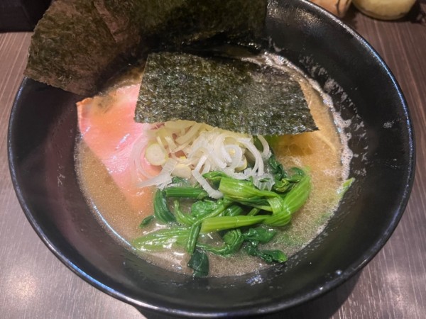 「豚骨醤油らーめん800円」@横浜家系らーめん 澤家の写真