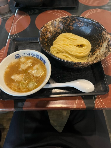 「粗ひきわんたんつけ麺 中盛り」@三ツ矢堂製麺 中目黒本店の写真