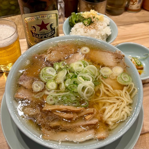 「中華そば＋白めし＋赤星ビール」@シンちゃんラーメンの写真