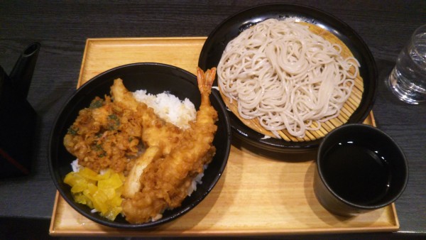 「【期間限定】満腹春盛り海老天丼セット」@小諸そば 神保町店の写真