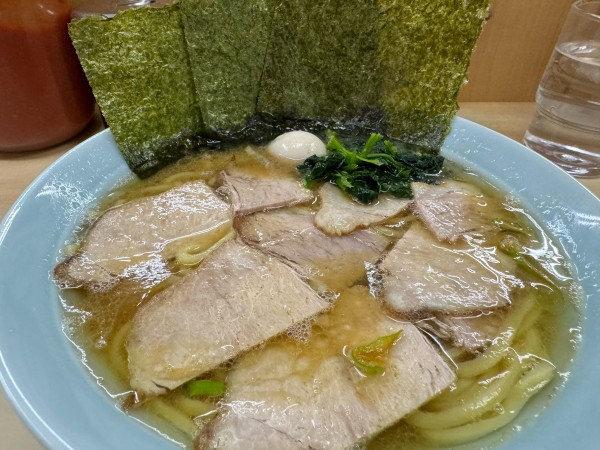 「ラーメン＋チャーシュー」@壱六家 大船店の写真