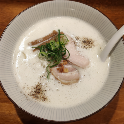 豚骨チキン白湯：900円