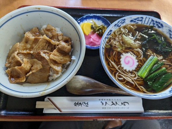 「肉丼+かけそば1000円」@きそば ごとうの写真