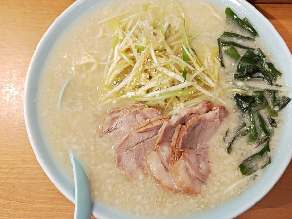 「ネギチャーシューメン」@ニューラーメンショップ主水 花棒曳舟店の写真
