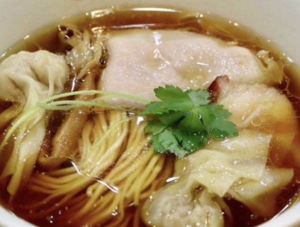 「わんたん入り醤油らぁ麺」@飯田商店 湯河原本店の写真