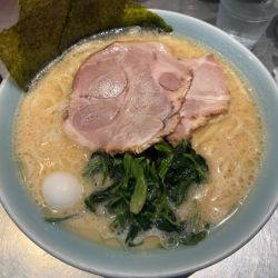醤油豚骨ラーメン700円＋麺増し100円