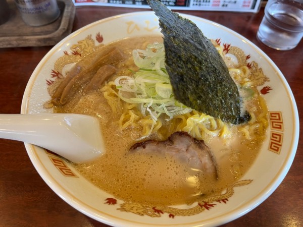 「旭川醤油ラーメン（麺大盛り）」@北海道らーめん ひむろ 柏店の写真