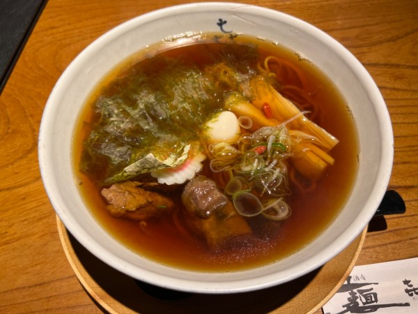 「牛すじラーメン（赤）」@㐂しやの写真