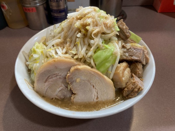 「ラーメン+こま切れチャーシュー」@ラーメン どんの写真