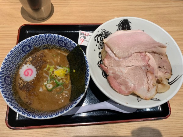 「濃厚チャーシューつけ麺」@松戸富田麺業 千葉駅構内店の写真