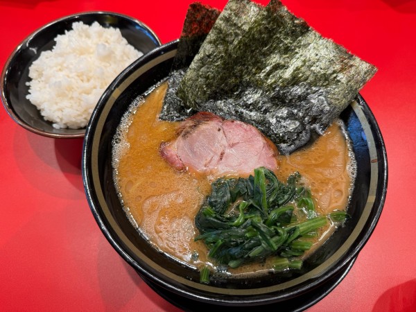 「ラーメン　780円」@家系ラーメン 王道乃印 柏店の写真
