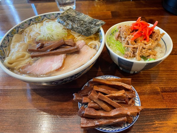 「もちもち雲呑中華そば  なつこの今日のご飯 ﾒﾝﾏ」@奈つやの中華そばの写真