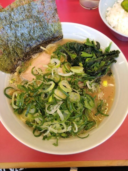 「九条ネギラーメン中」@横浜ラーメン武蔵家 薬園台店の写真