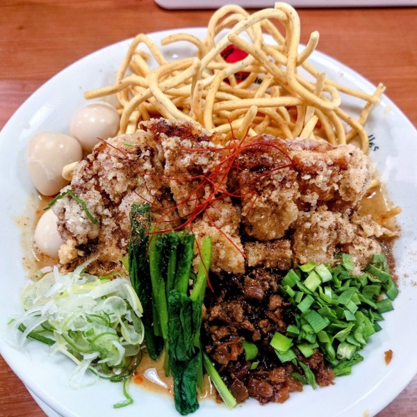 「桃源郷担々麺」@Blood Moonの写真