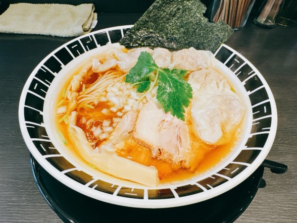 「雲呑そば 醤油」@つけ麺 中華そば アンタイNOODLESの写真