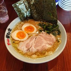 にたまごラーメン