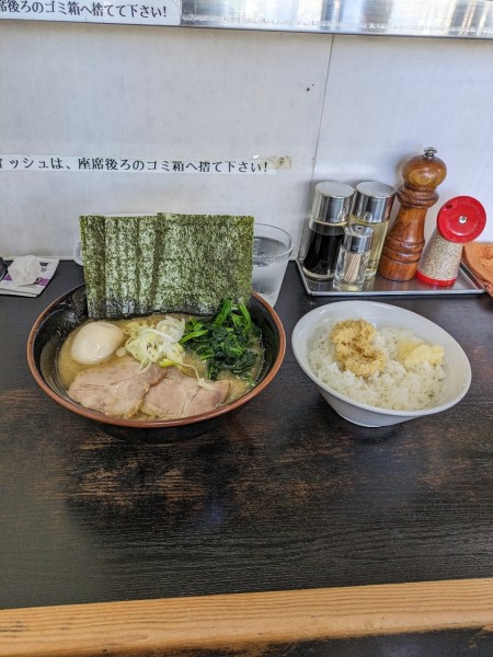 「ラーメンライス海苔増し、味玉」@雷家の写真